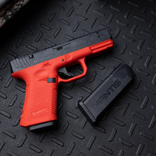 Lade das Bild in den Galerie-Viewer, MANTIS TitanX Smart Laser Trainingspistole | PREORDER