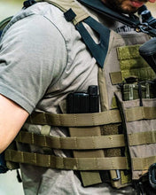 Lade das Bild in den Galerie-Viewer, Lucky Shot - AR15 Flachmann - MantisX.at