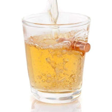 Lade das Bild in den Galerie-Viewer, Lucky Shot - Schnapsglas mit .308 Geschoss - MantisX.at