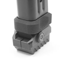 Lade das Bild in den Galerie-Viewer, MAGRAIL – STI 2011 | MAGAZINBODEN RAIL ADAPTER - MantisX.at
